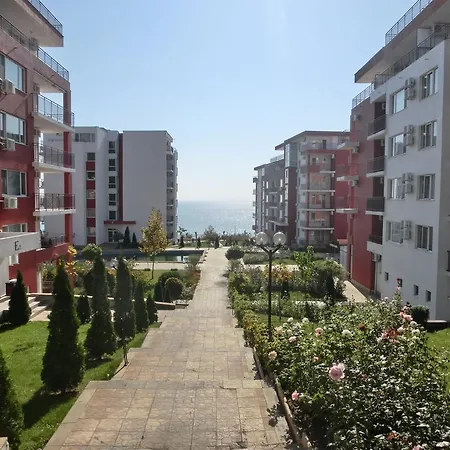 Panorama On Complex With Pools And Beach, 아파트
