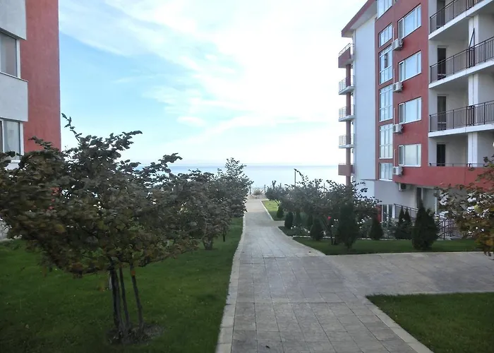 Panorama On Complex With Pools And Beach, Апартаменты *